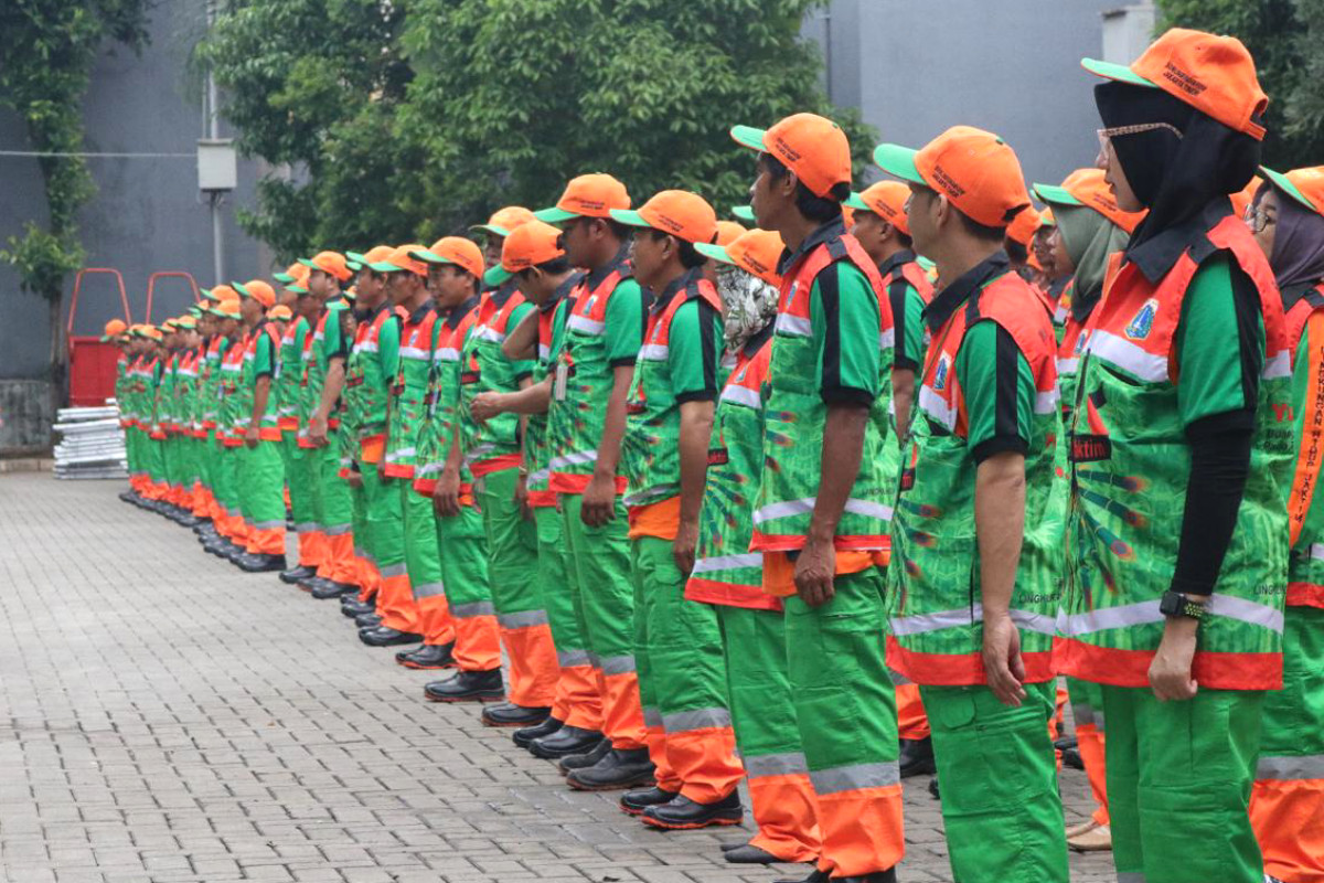 Ribuan Petugas Dikerahkan Jaga Kebersihan saat HUT TNI (SinPo.id/Beritajakarta)