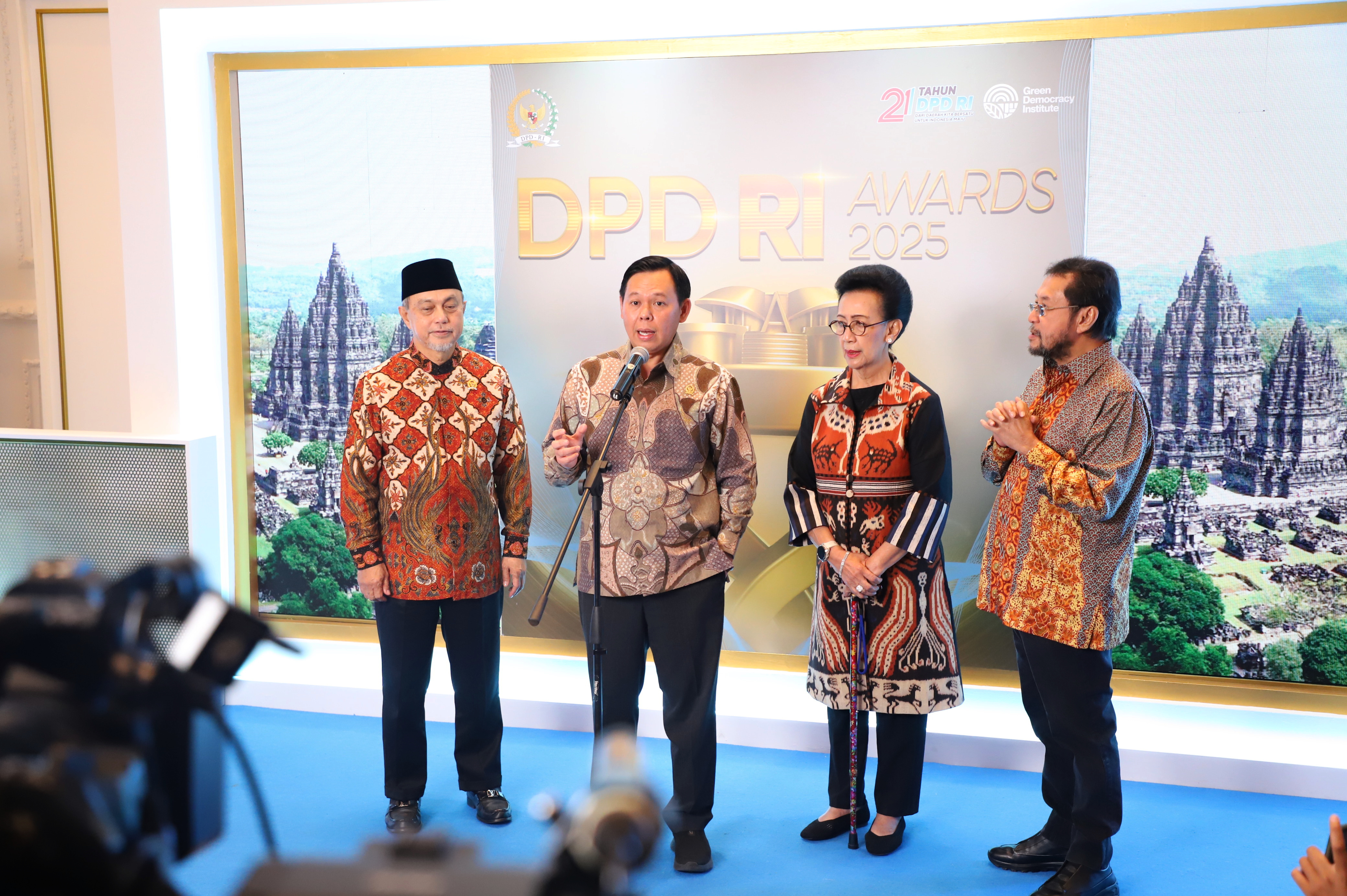 DPD RI rayakan HUT ke-21 menggelar DPD Awards di Gedung Tribrata (Ashar/SinPo.id)