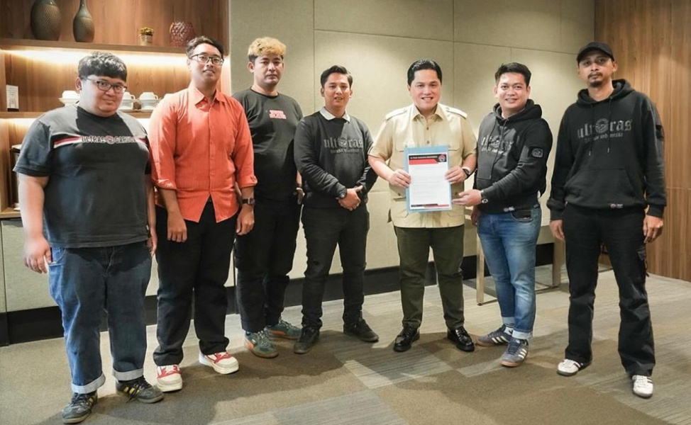 Ketum PSSI Erick Tohir bertemu Ultras Garuda Indonesia (SinPo.id/PSSI)