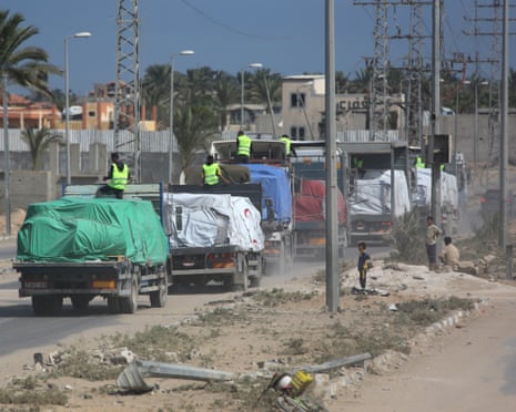 Antrean bantuan yang masuk ke wilayah Gaza, Palestina (SinPo.id/ AFP)