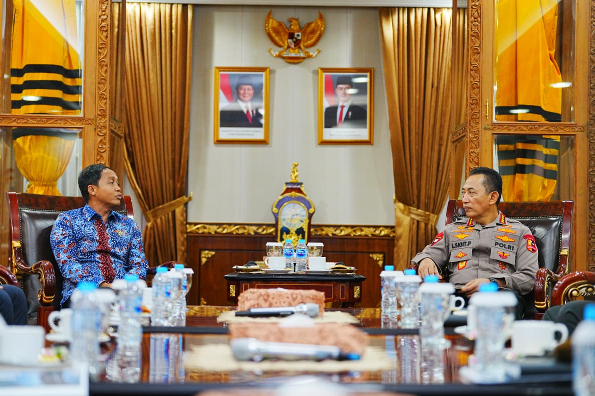 Kapolri saat audiensi dengan Menteri Kehutanan (SinPo.id/Dok.Polri)