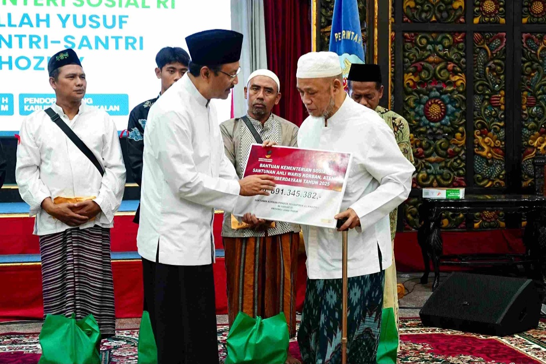Kemensos Salurkan Santunan dan Bantuan Usaha untuk Ahli Waris Santri Al-Khoziny (SinPo.id/Kemensos)