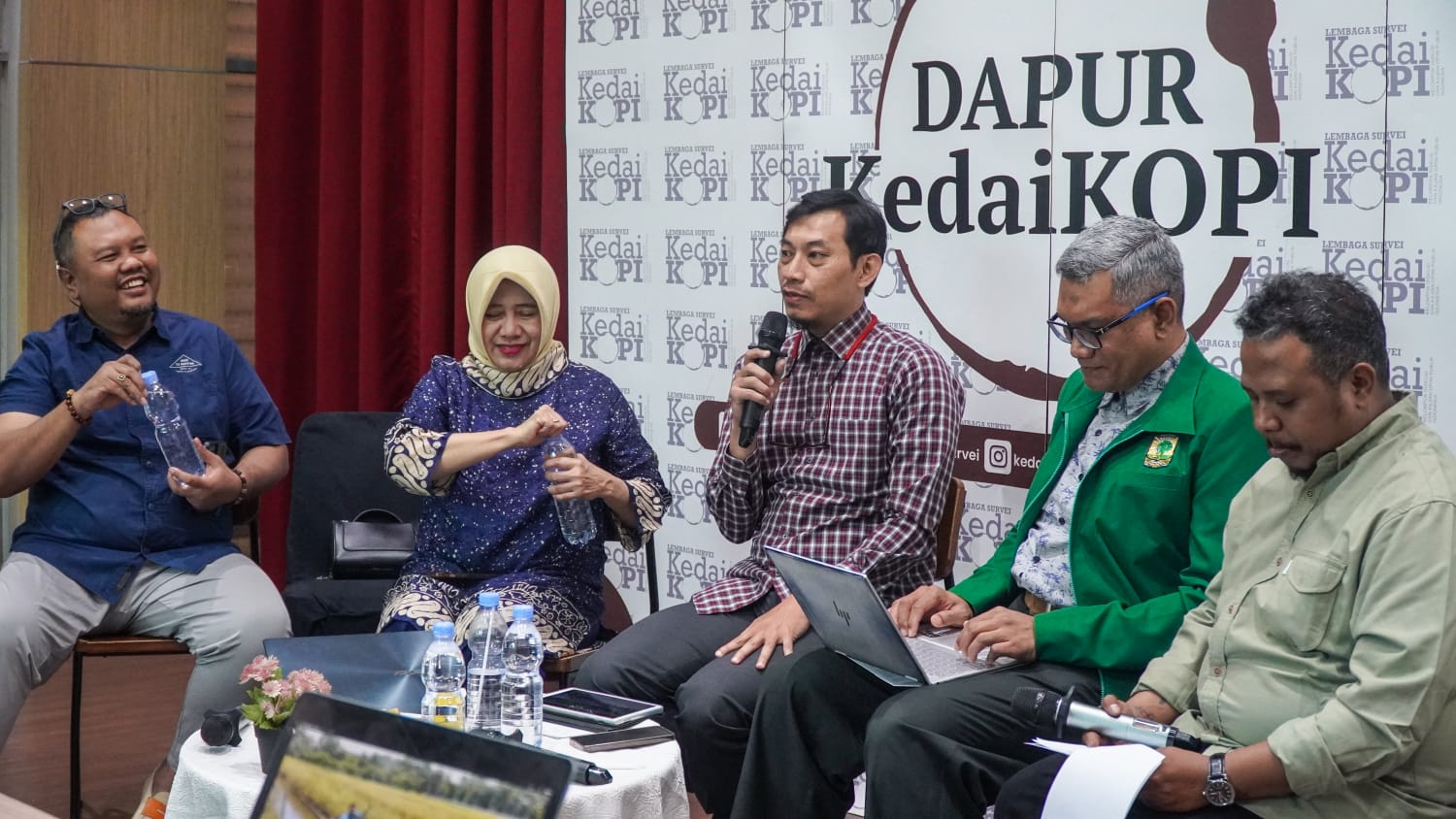 Diskusi Kedai Kopi (SinPo.id/ Dok. Kedai Kopi)