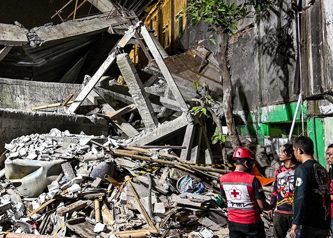 Reruntuhan Pondoj Pesantren Al Khoziny Sidoarjo Jatim (SinPo.id/Instagram)