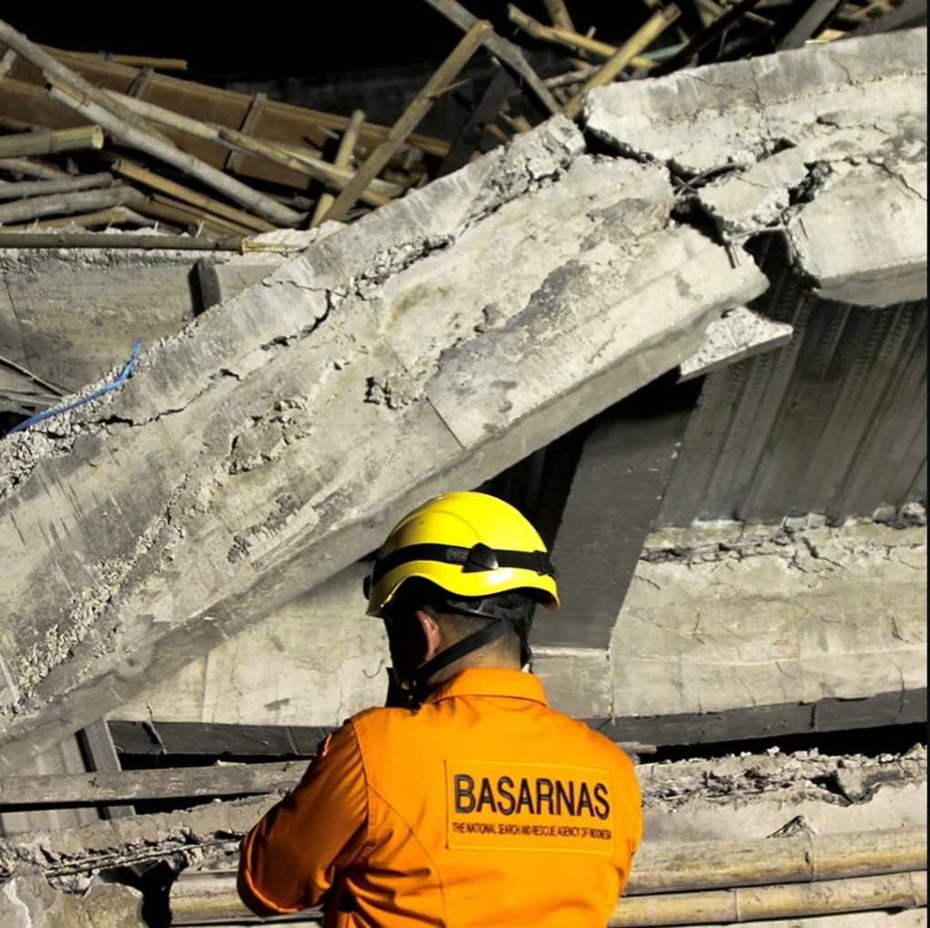 Reruntuhan Pondok Pesantren Al Khoziny di Sidoarjo, Jawa Timur (SinPo.id/Instagram)