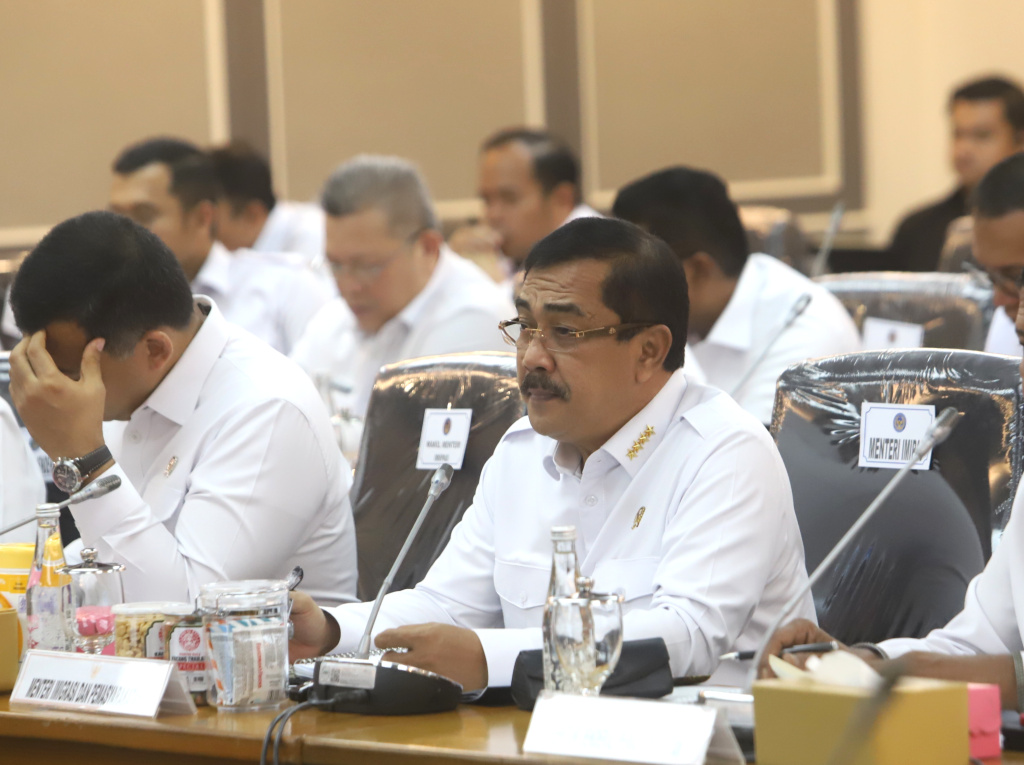 Komisi XIII DPR menggelar raker dengan Menteri Imigrasi dan Pemasyarakatan Agus Andrianto membahas Anggaran TA 2026 (Ashar/SinPo.id)