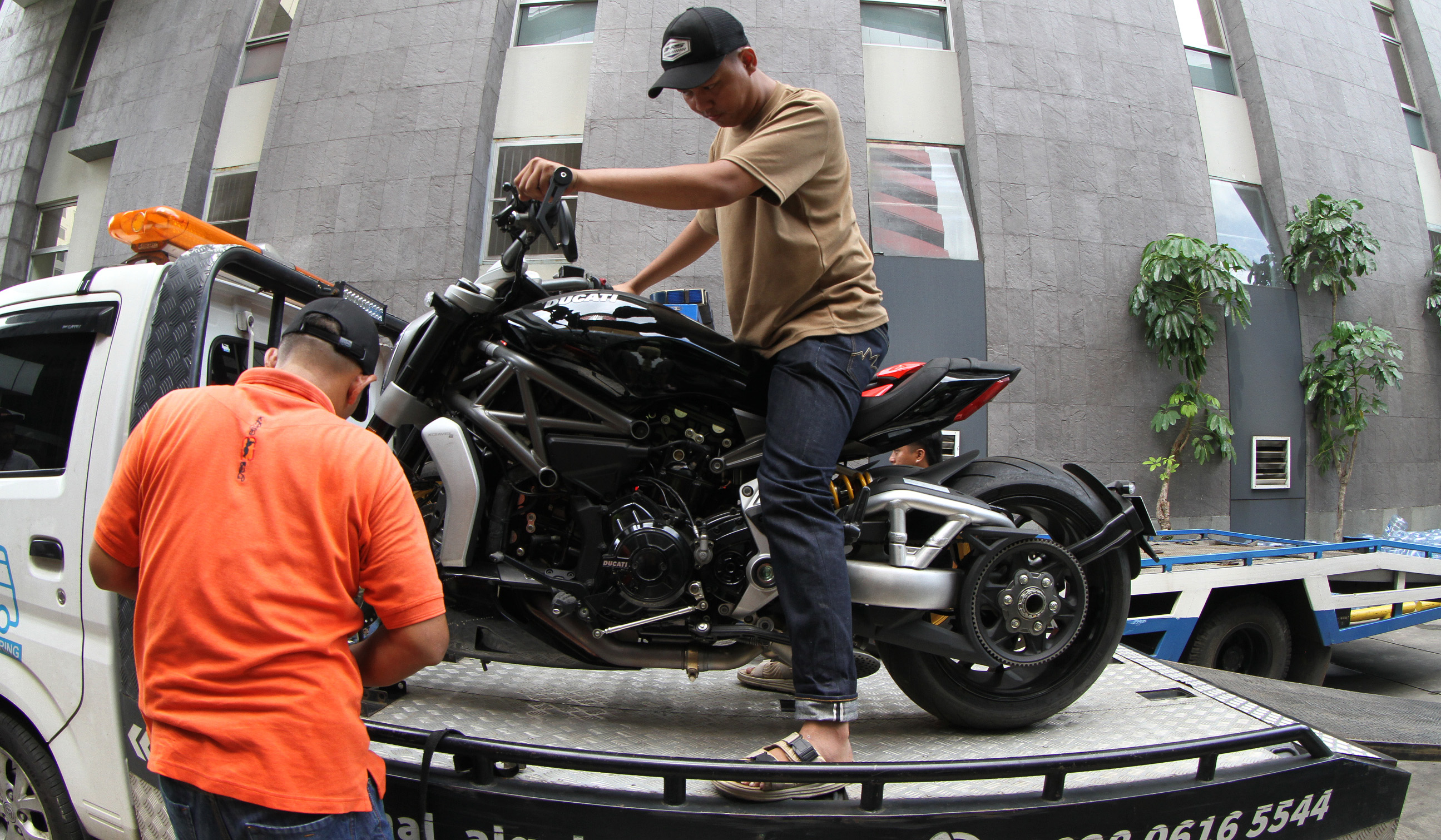 Barang sitaan KPK. (Agus Priatna/SinPo.id)