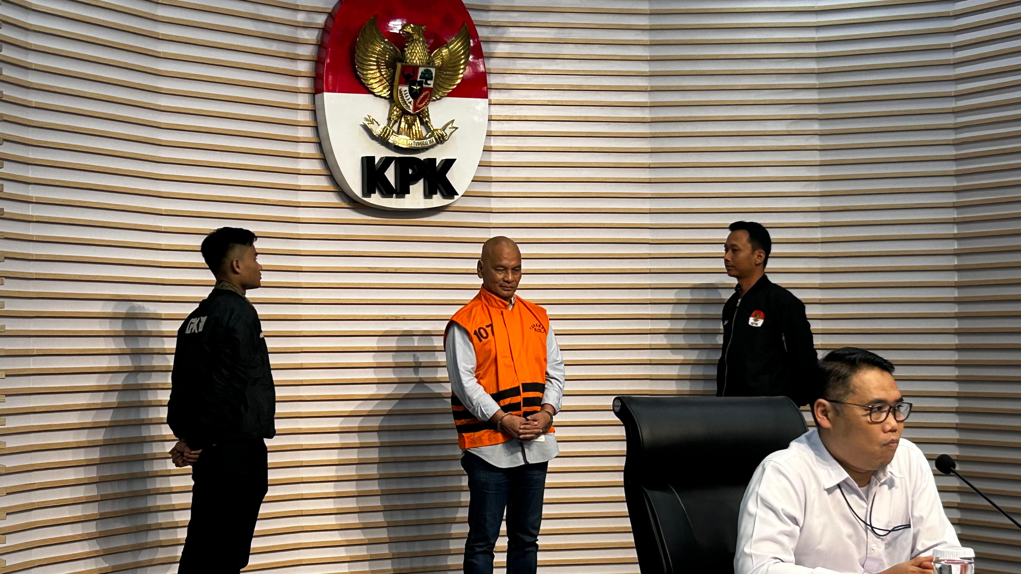 KPK Tetapkan Komut PT IAE Arso Sadewo Tersangka Korupsi Jual Beli Gas (SinPo.id/David)