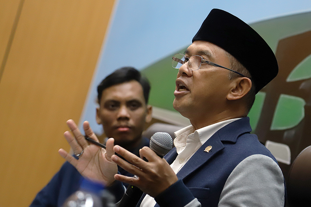 Anggota DPR Maman Imanulhaq saat diskusi di DPR. (BeritaNasional/Elvis)