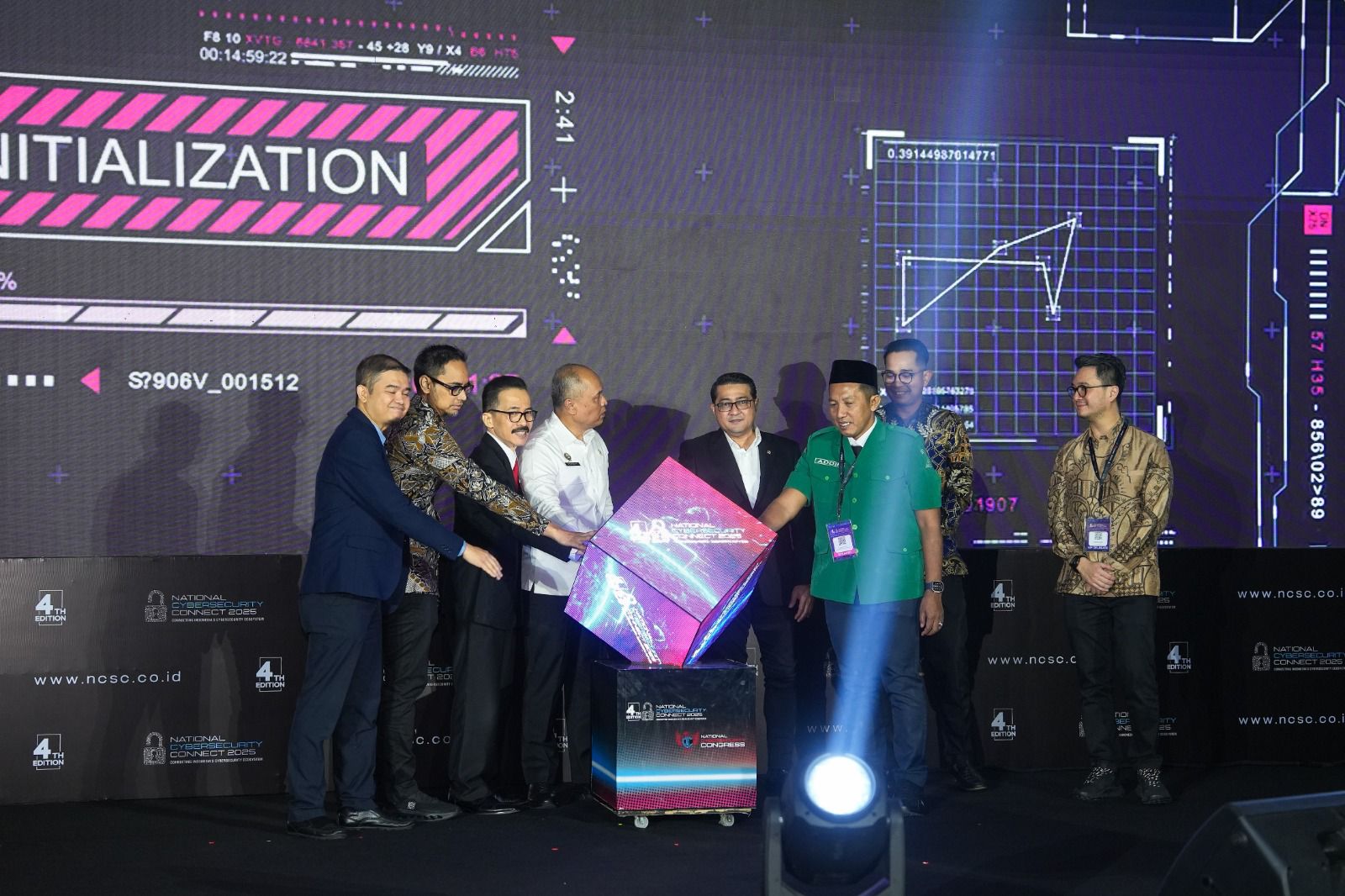 Menekraf Teuku Riefky Harsya membuka kegiatan NCC 2025 'Building Data Security Readiness Towards Economic Resilience'. (SinPo.id/Kementerian Ekonomi Kreatif)