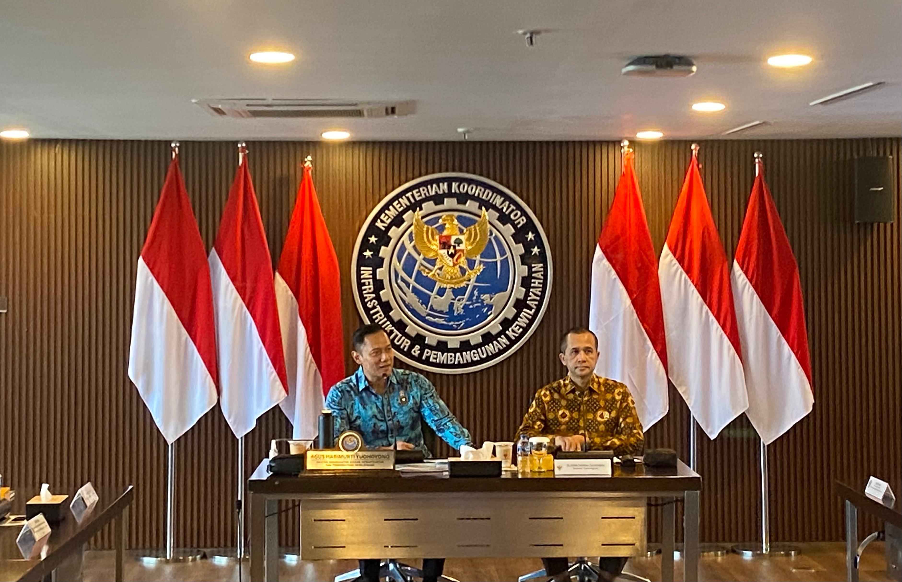 Menko IPK AHY dan Mentrans M Iftitah Sulaiman menggelar rakor dengan Gubernur se-Papua. (SinPo.id/Tio).