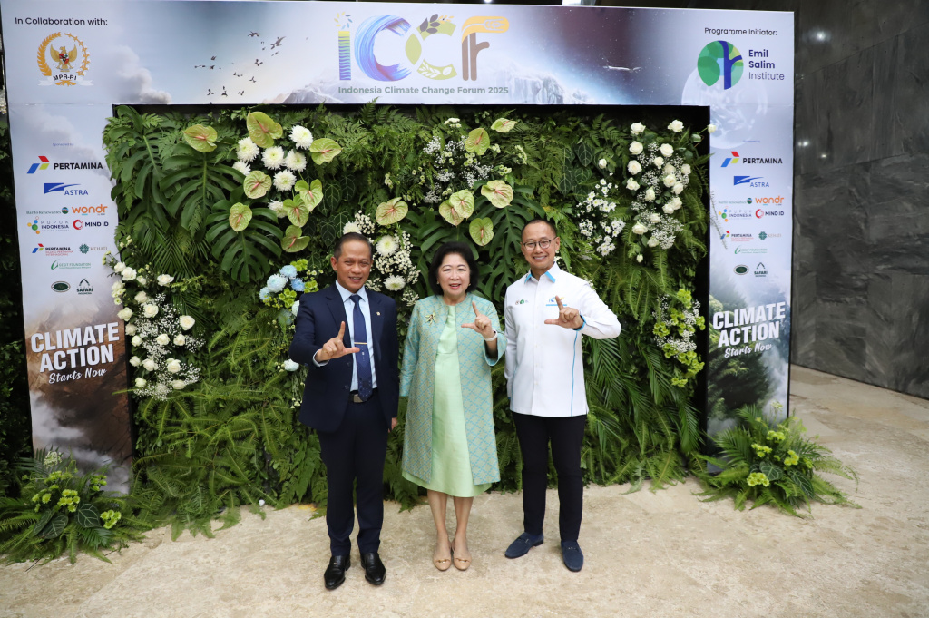 Wakil Ketua MPR RI Eddy Soeparno bekerja sama dengan Emil Salim Institute menggelar Indonesia Climate Change Forum 2025 (Ashar/SinPo.id)