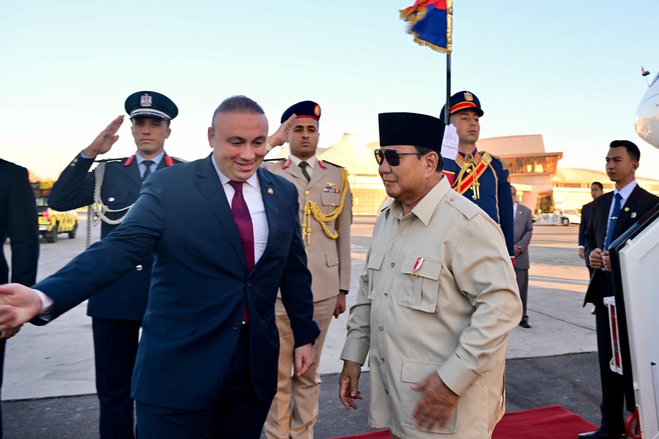 Presiden Prabowo tiba di Mesir untuk hadiri KTT Perdamaian Sharm El-Sheikh (SinPo.id/Biro Setpres)