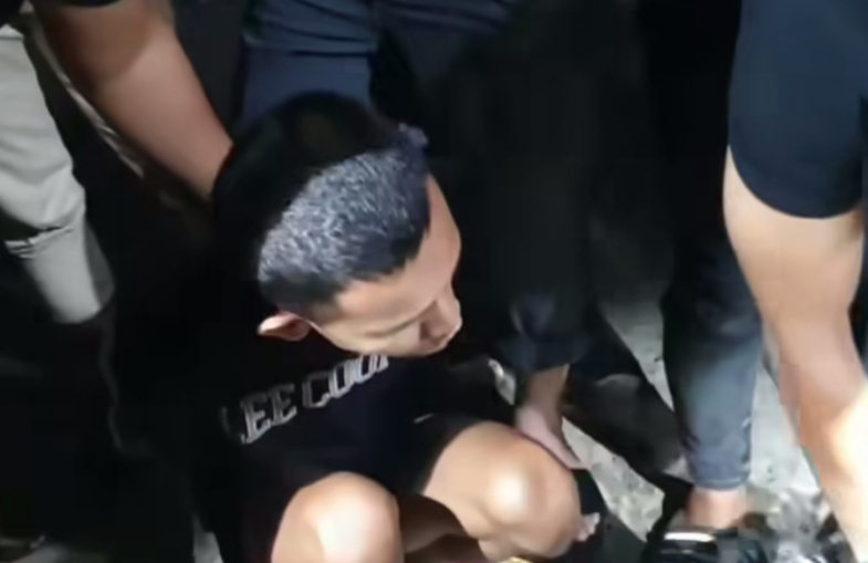 Pelaku penyerang warkop saat ditangkap (SinPo.id/ Tangkapan layar)