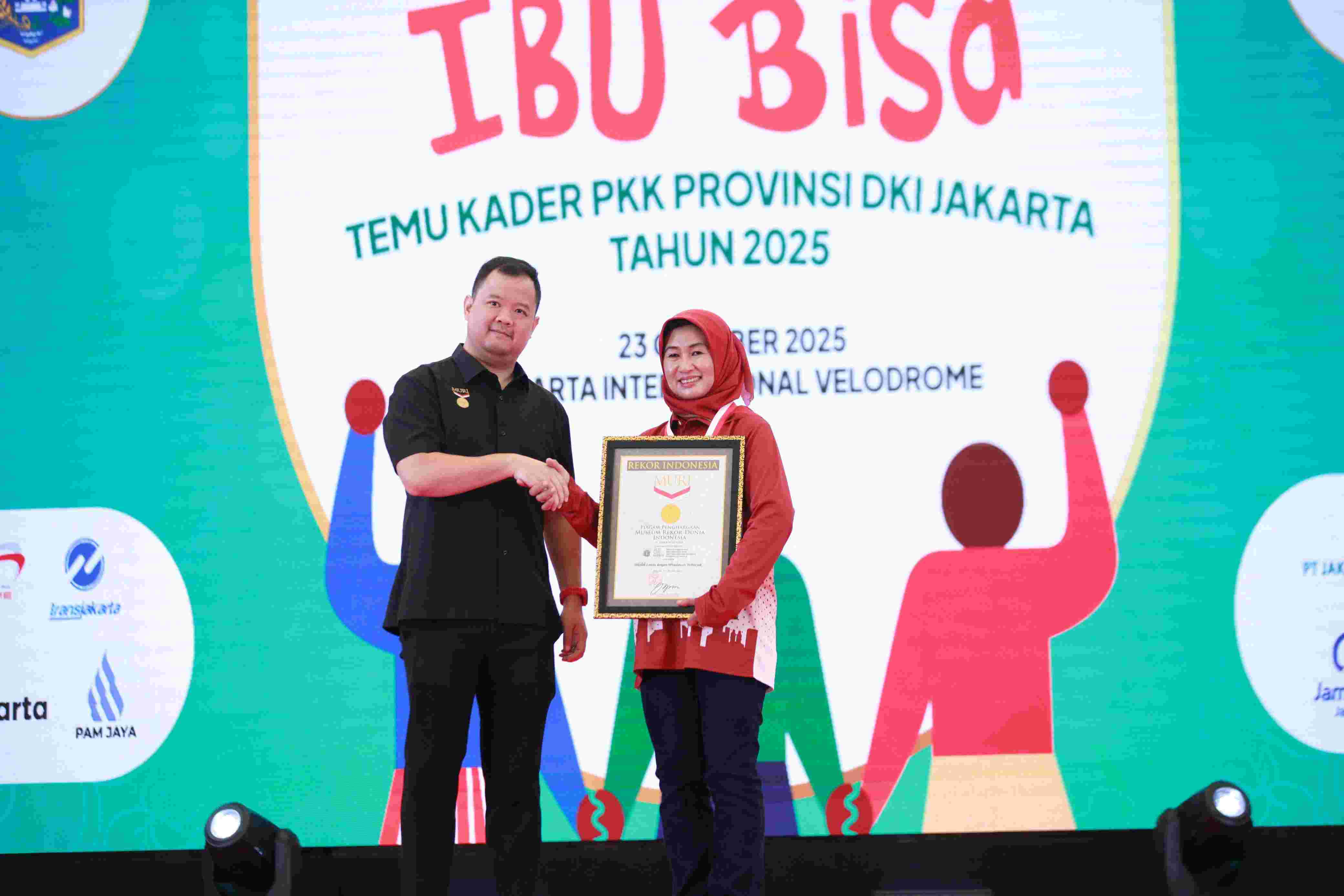 Pemerintah Provinsi DKI Jakarta menerima penghargaan dari Museum Rekor Dunia Indonesia (MURI). (SinPo.id/Pemprov DKI Jakarta)