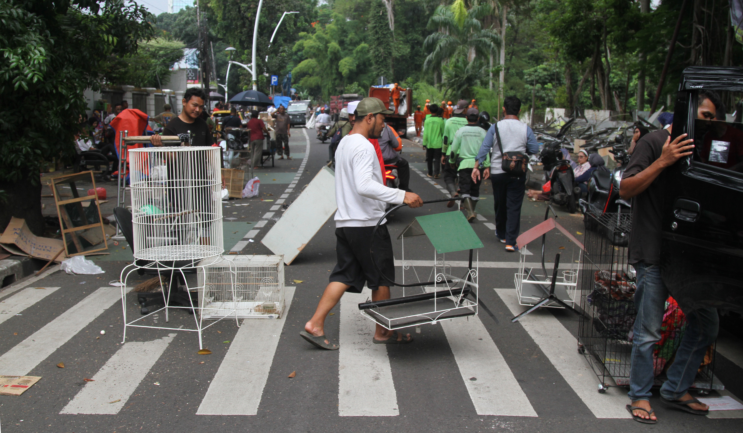 Penertiban Pasar Barito. (Agus Priatna/SinPo.id)