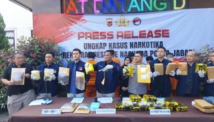 Konferensi pers kasus narkoba di Polda Jabar (SinPo.id/ Humas Polri)