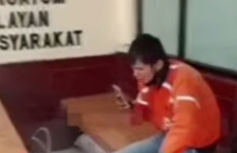 Kurir shopee food yang dikeroyok (SinPo.id/Tangkapan layar)