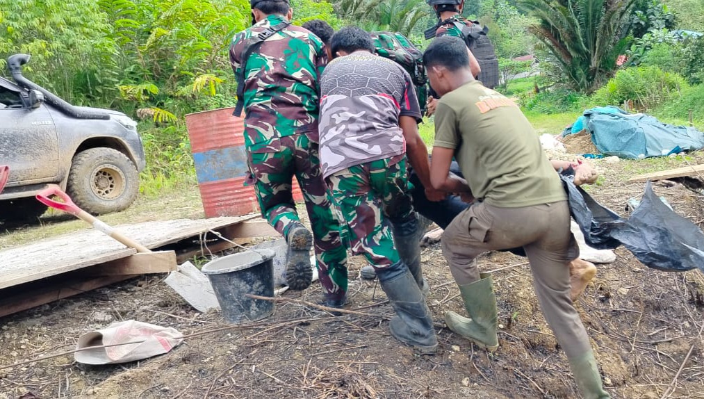 Korban saat dievakuasi di Distrik Papua Pegunungan (SinPo.id/Dok.Istimewa)