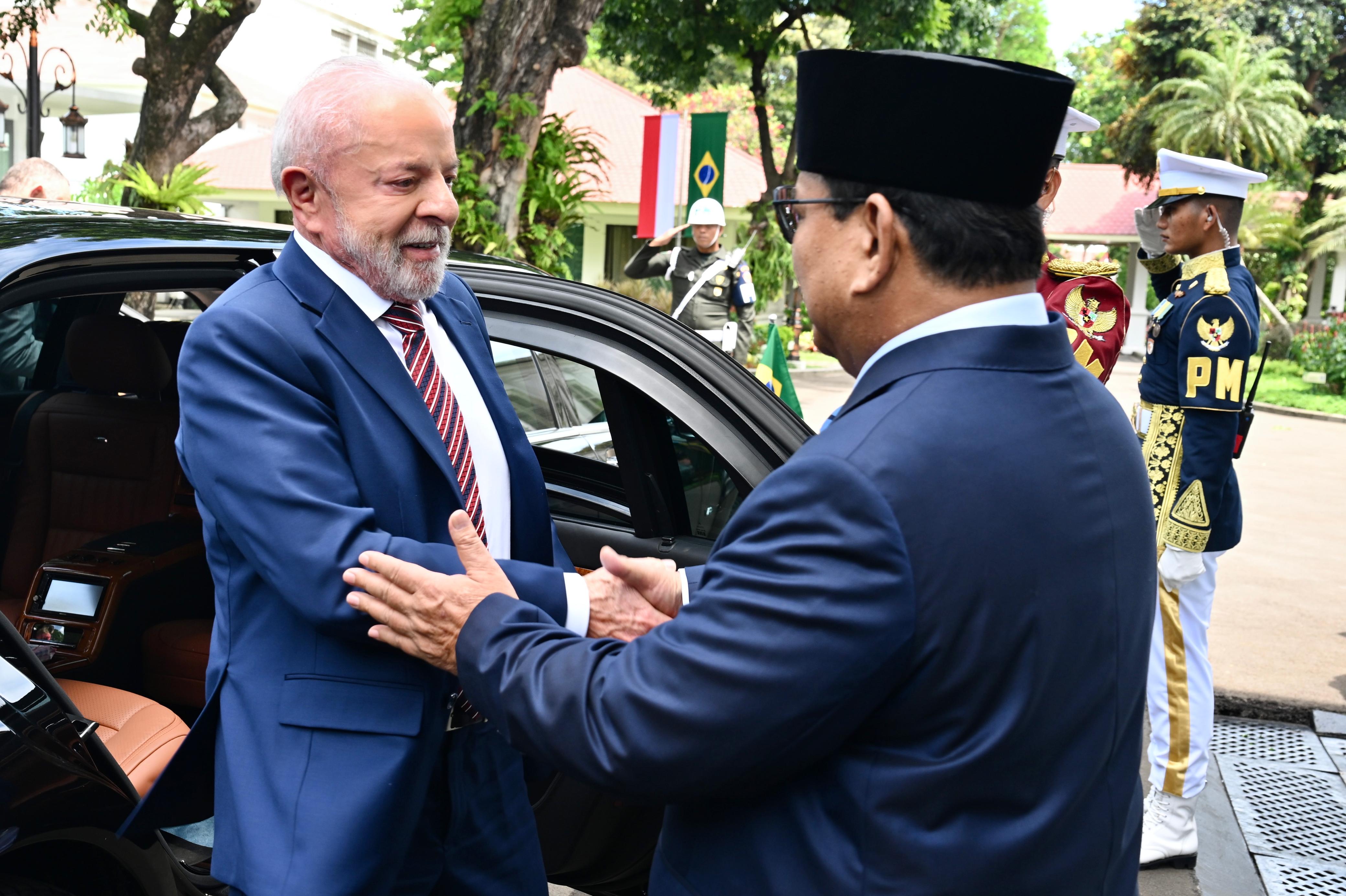 Presiden Prabowo Sambut Presiden Lula da Silva dalam Upacara Kenegaraan di Istana Merdeka (SinPo.id/Setpres)