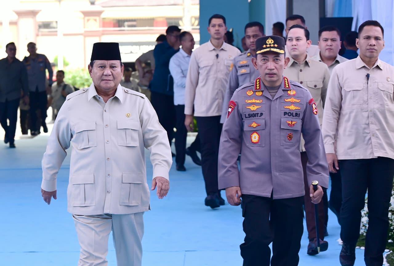 Presiden Prabowo Subianto bersama Kapolri Listyo Sigit (SinPo.id/Biro Setpres)