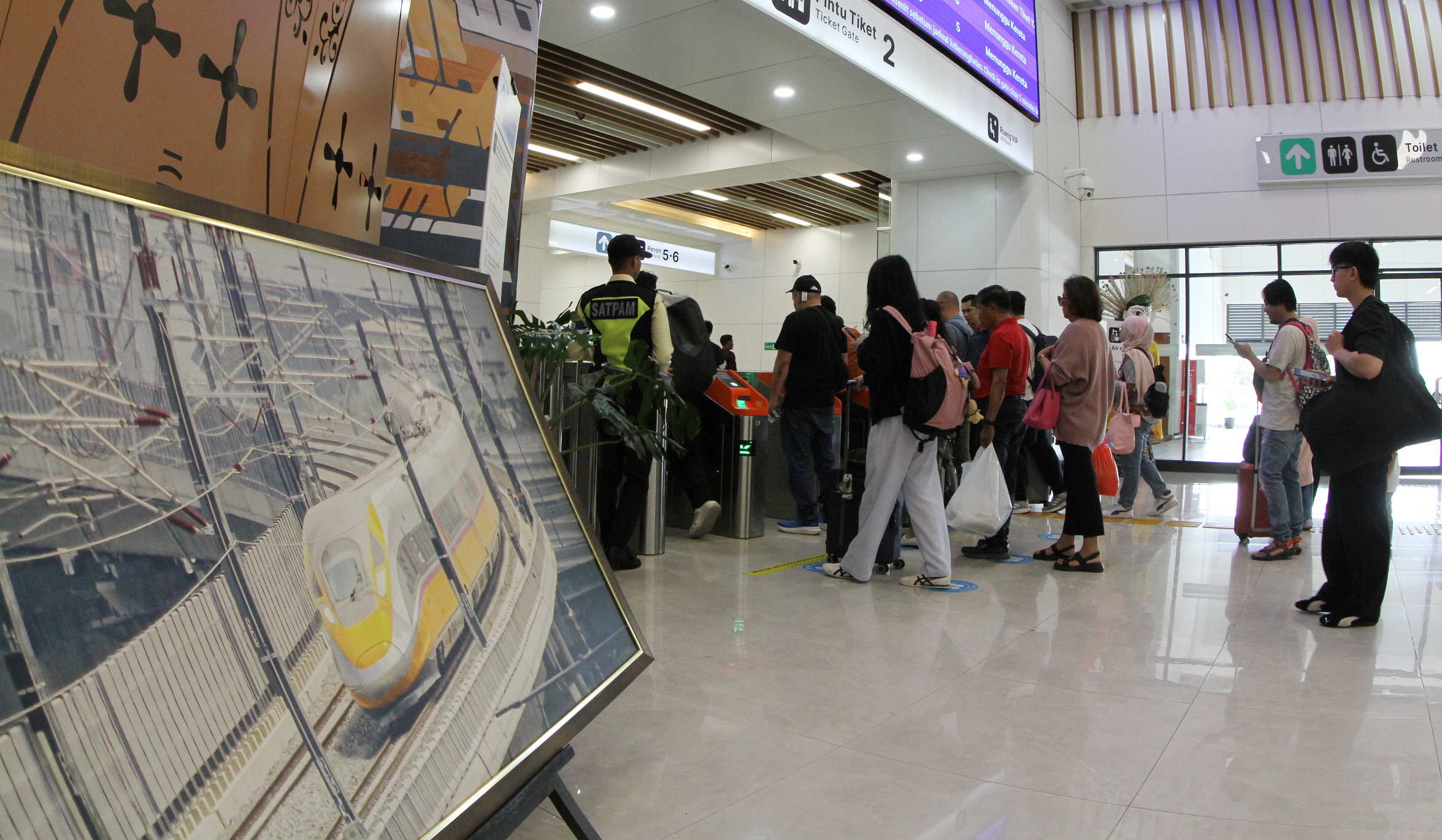 Stasiun Kereta Cepat Halim. (Agus Priatna/SinPo.id)