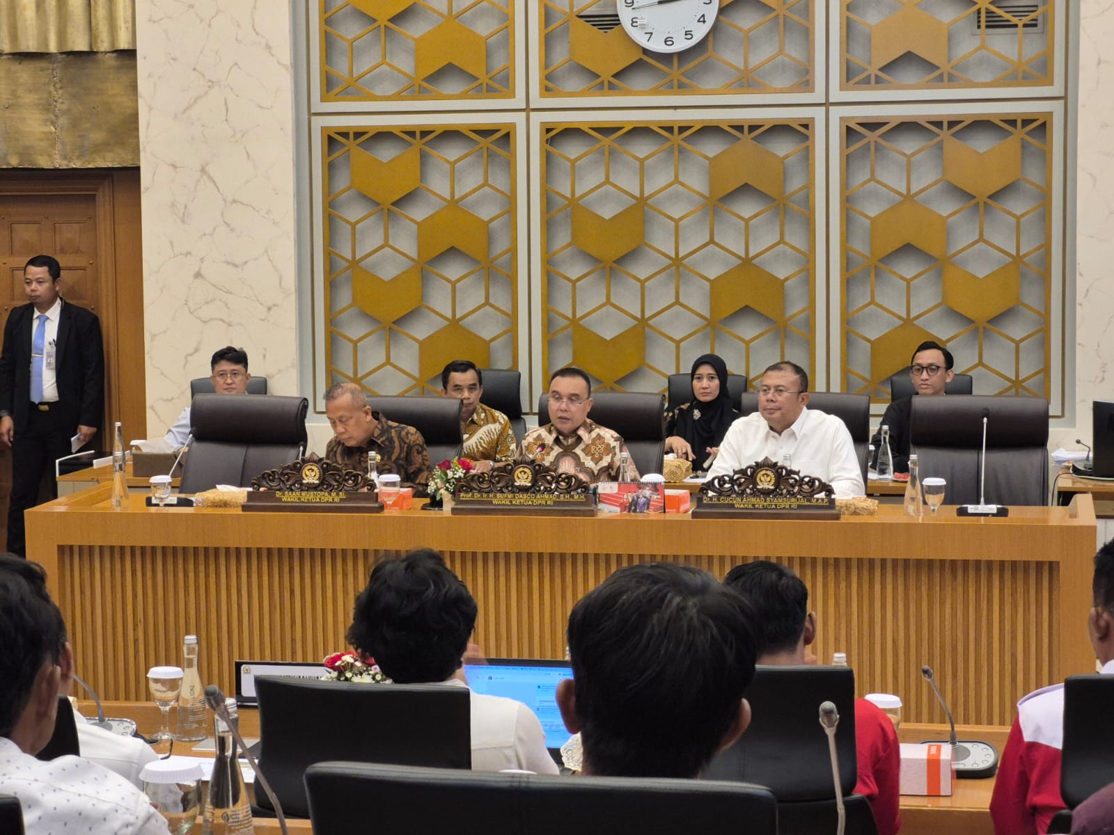 Pimpinan DPR audiensi dengan Koalisi Nasional Reforma Agraria (SinPo.id/ Galuh Ratnatika)