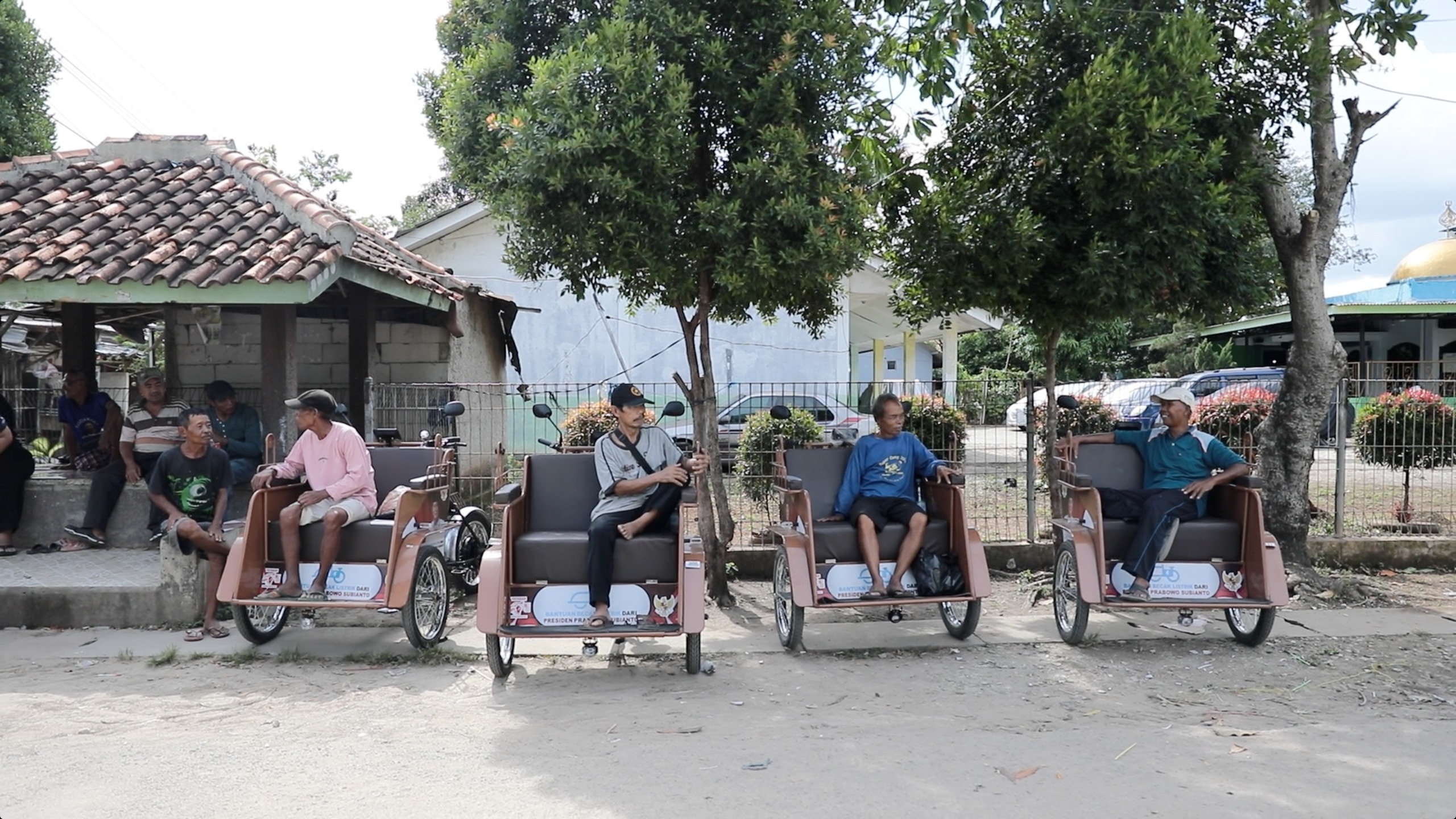 Pangkalan becak Karang Sari, Neglasari, Kota Tangerang (SinPo.id/Tim Media)