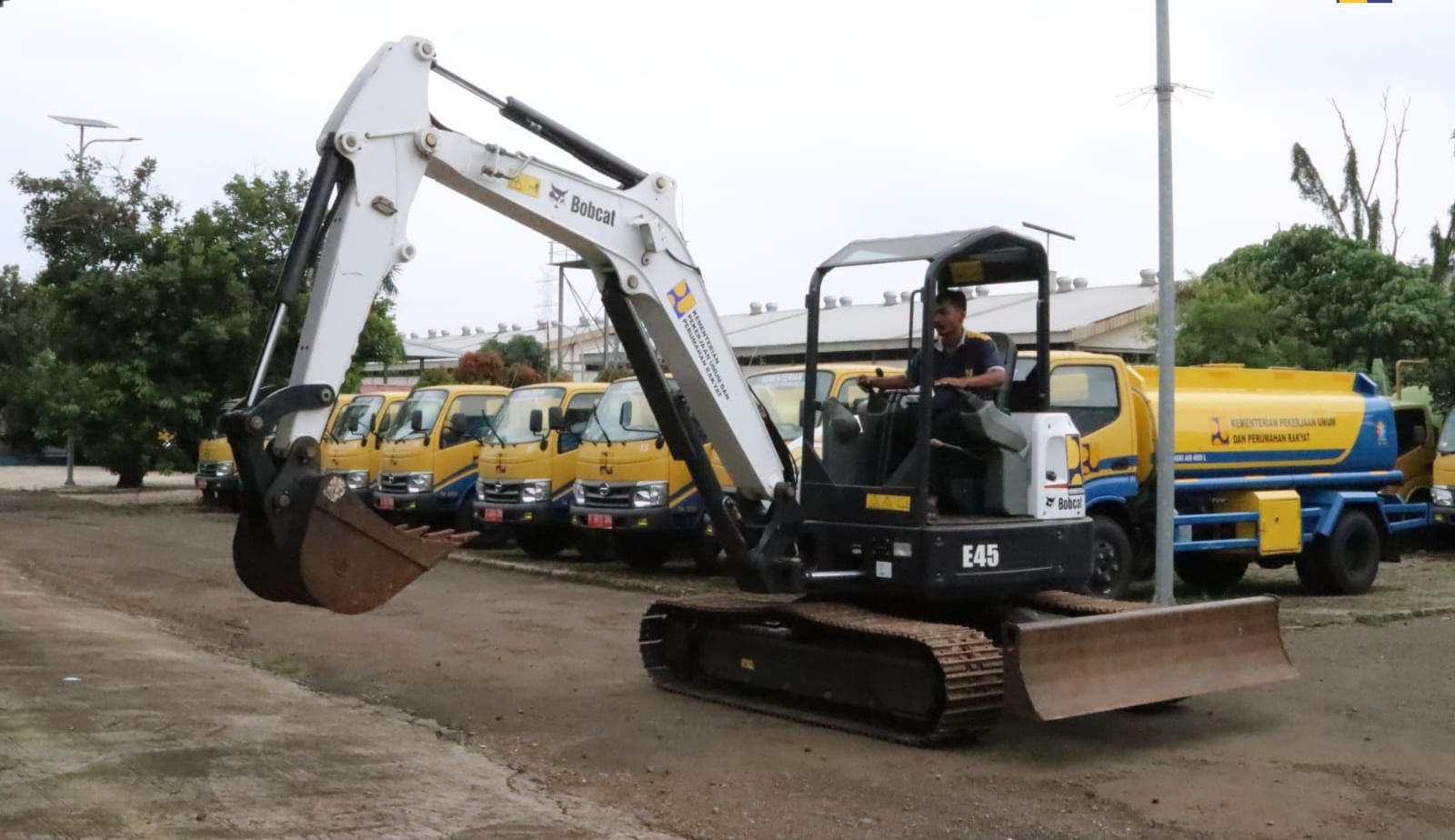 Ilustrasi alat berat yang disiapkan untuk antisipasi bencana (SinPo.id/ Dok. KemenPU)