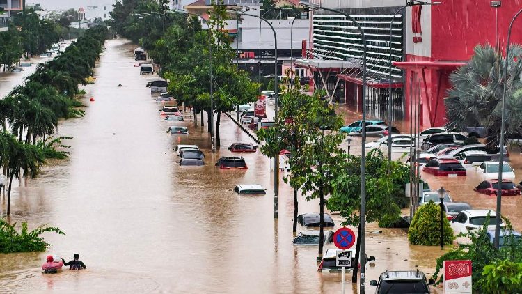 Banjir Bandang Melanda Vietnam (SinPo.id/AFP)
