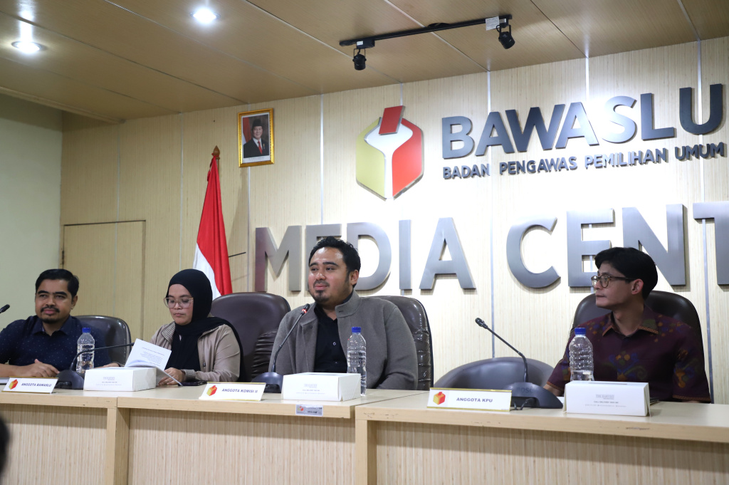 Bawaslu RI menggelar diskusi pentingnya AI dalam pengawasan digital pemilu (Ashar/SinPo.id)