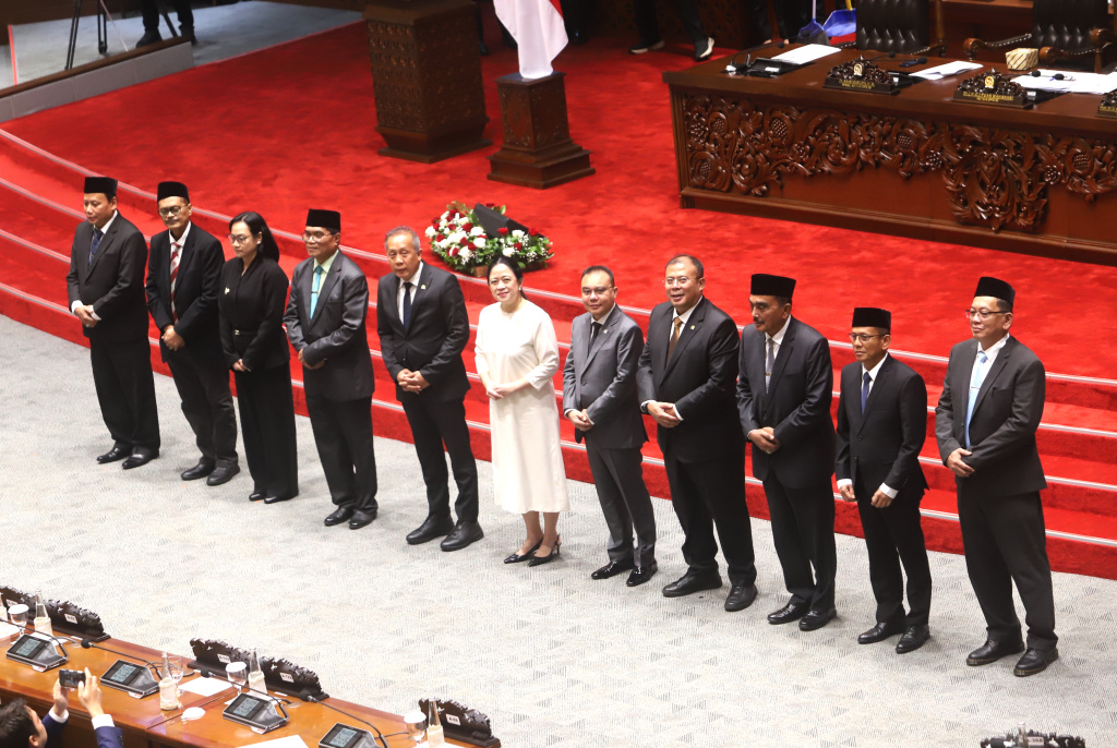 DPR menyetujui 7 Calon anggota Komisi Yudisial pada rapat paripurna ke-9 masa persidangan tahun sidang 2025-2026 (Ashar/SinPo.id)
