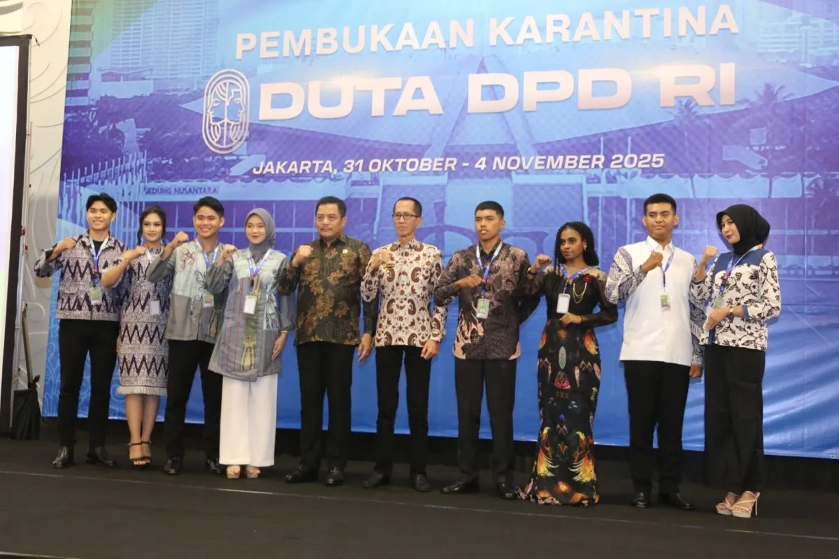 Sejumlah calon Duta DPD RI berfoto bersama saat proses karantina di Jakarta. (SinPo.id/Dok. DPD)