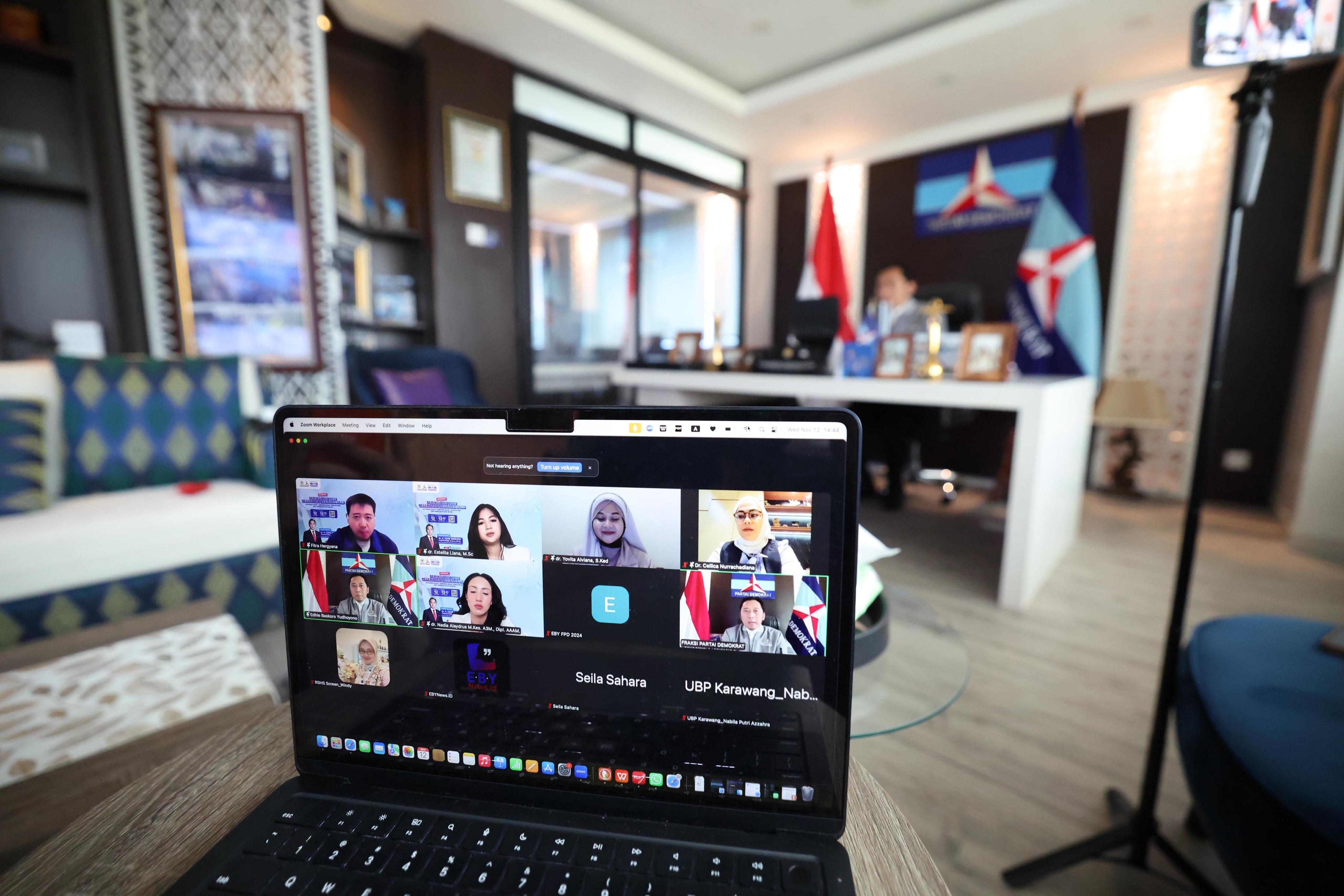 Ibas menghadiri Webinar EBY–Fraksi Partai Demokrat bertema 'Keluarga Sehat: Generasi Sehat, Percaya Diri, dan Tangguh di Era Digital' dalam rangka memperingati Hari Kesehatan Nasional 2025. (Istimewa)