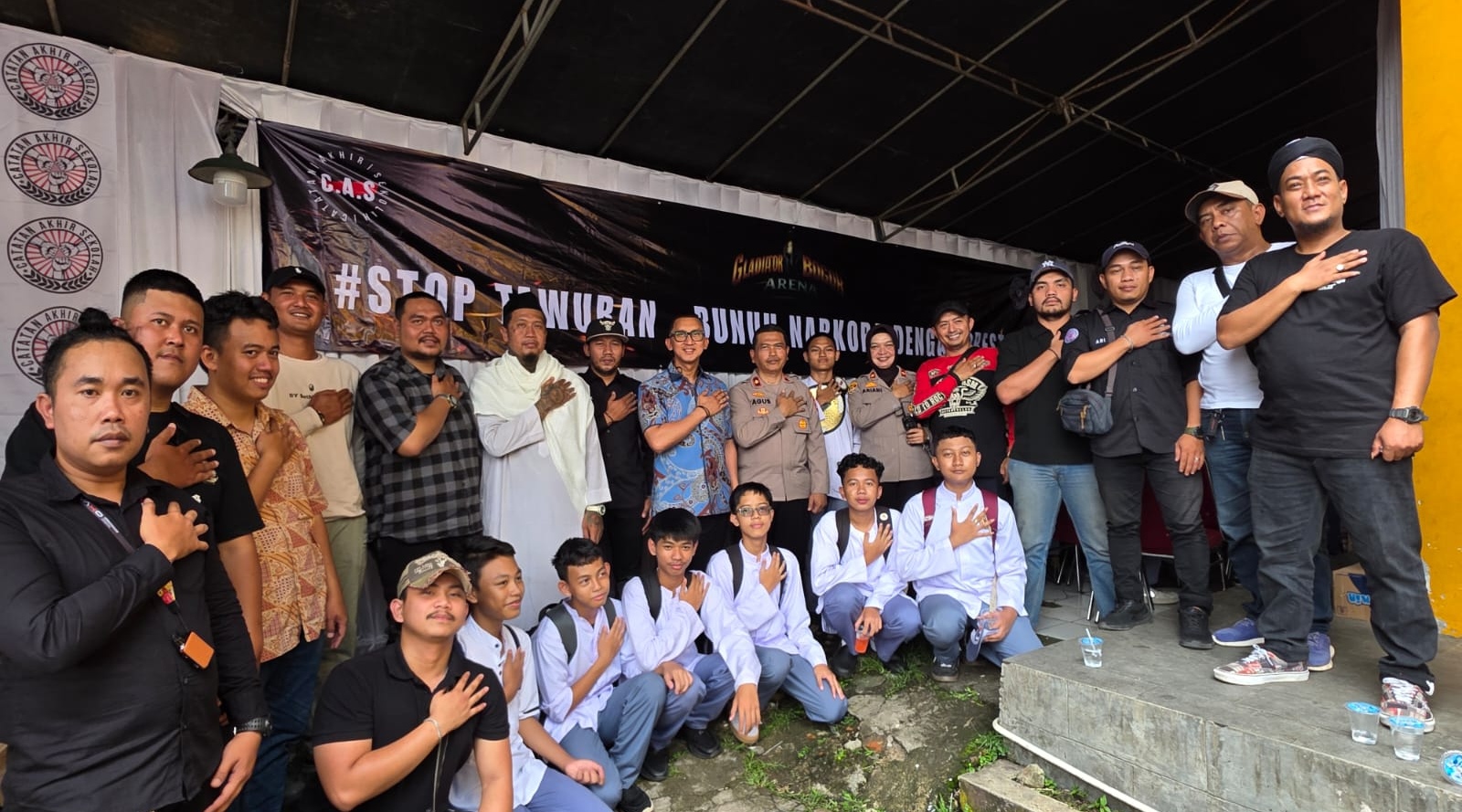 Ikatan Alumni STM Bogor bersama Polisi sosialisasi bahaya narkoba ke sekolah (SinPo.id/ Dok. Pribadi)