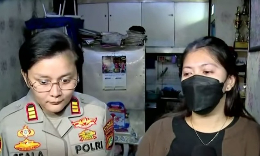 Ibunda Alvaro saat tiba di Polres Jaksel (SinPo.id/Tangkapan layar)