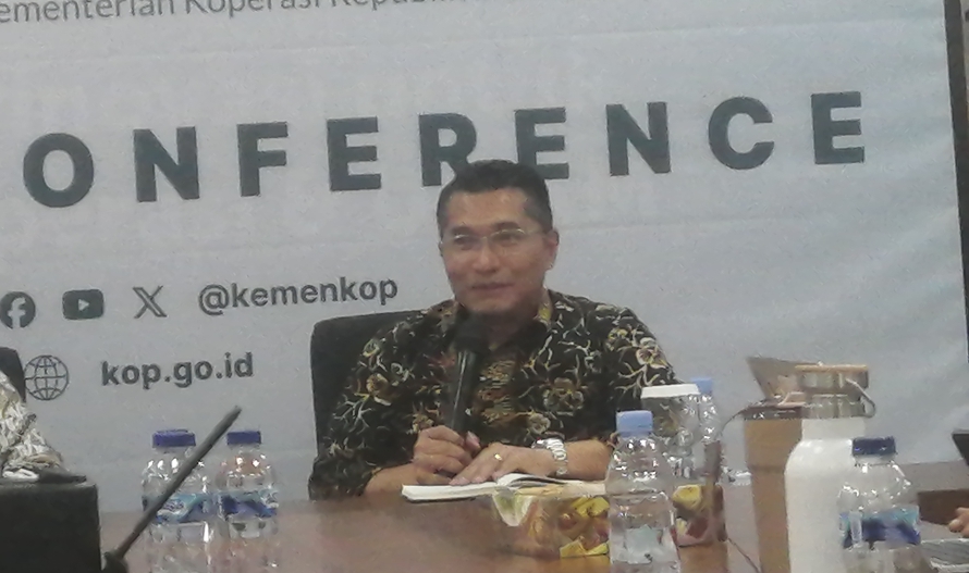 Deputi Bidang Kelembagaan dan Digitalisasi Koperasi Kemenkop Henra Saragih (SinPo.id/Tio Pirnando)