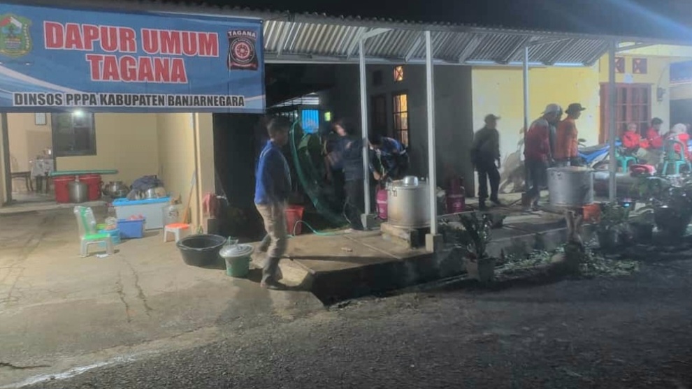 Kemensos Salurkan Bantuan dan Dirikan Dapur Umum untuk Korban Longsor Banjarnegara (SinPo.id/Kemensos)