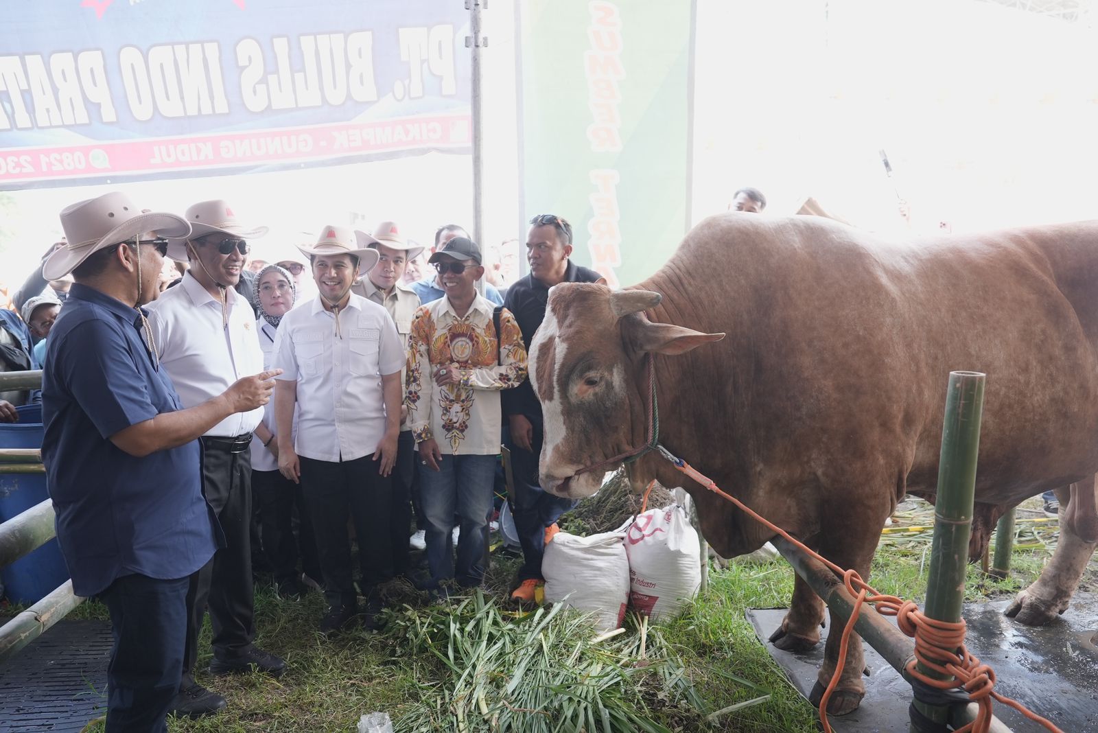 Muzani bersama Menteri Pertanian, Amran Sulaiman (Sinpo.id/Tim Media)