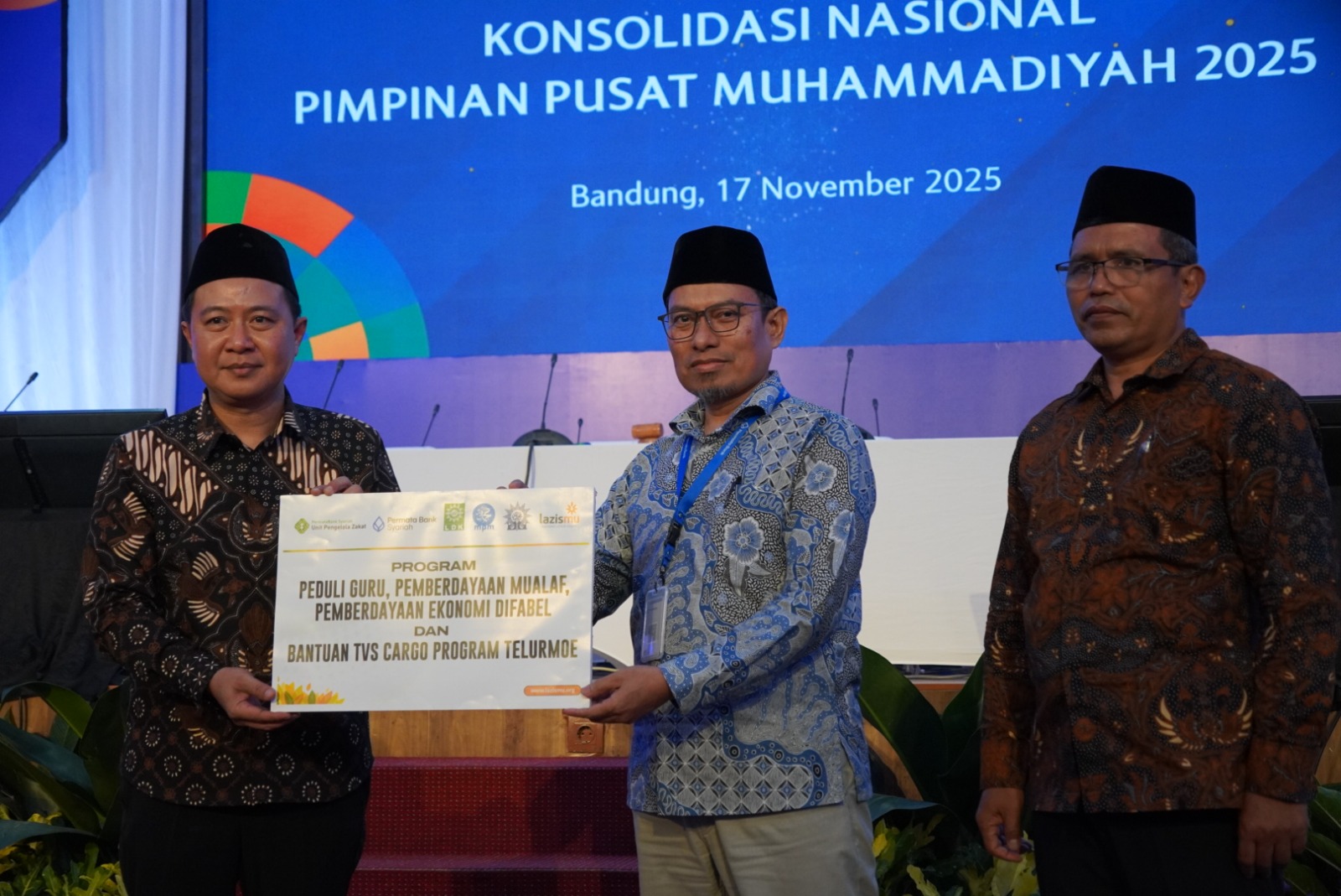 Lazismu dan UPZ PermataBank Syariah Serah Terima Program Pemberdayaan Zakat untuk Transformasi Sosial (SinPo.id/Istimewa)