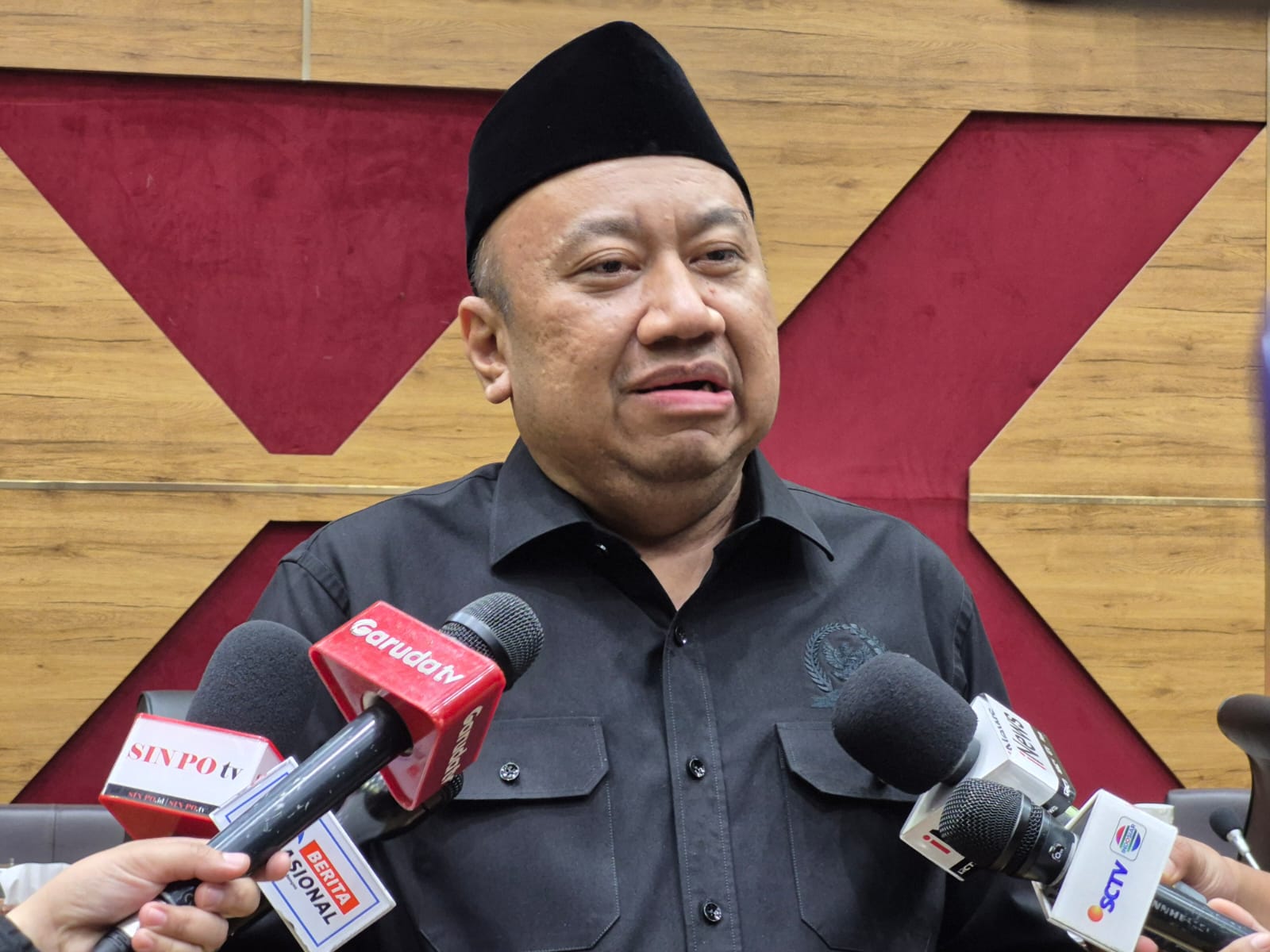 Wakil Ketua Komisi X DPR RI Lalu Hadrian Irfani (SinPo.id/ Galuh Ratnatika)