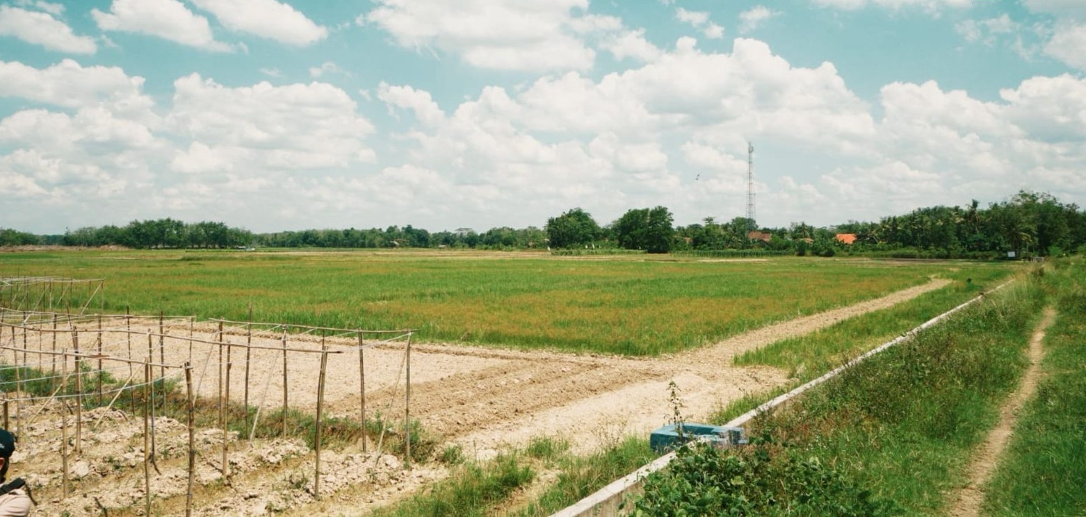 Ilustrasi pembangun saluran irigasi pertanian (SinPo.id/ Dok. Kemen PU)