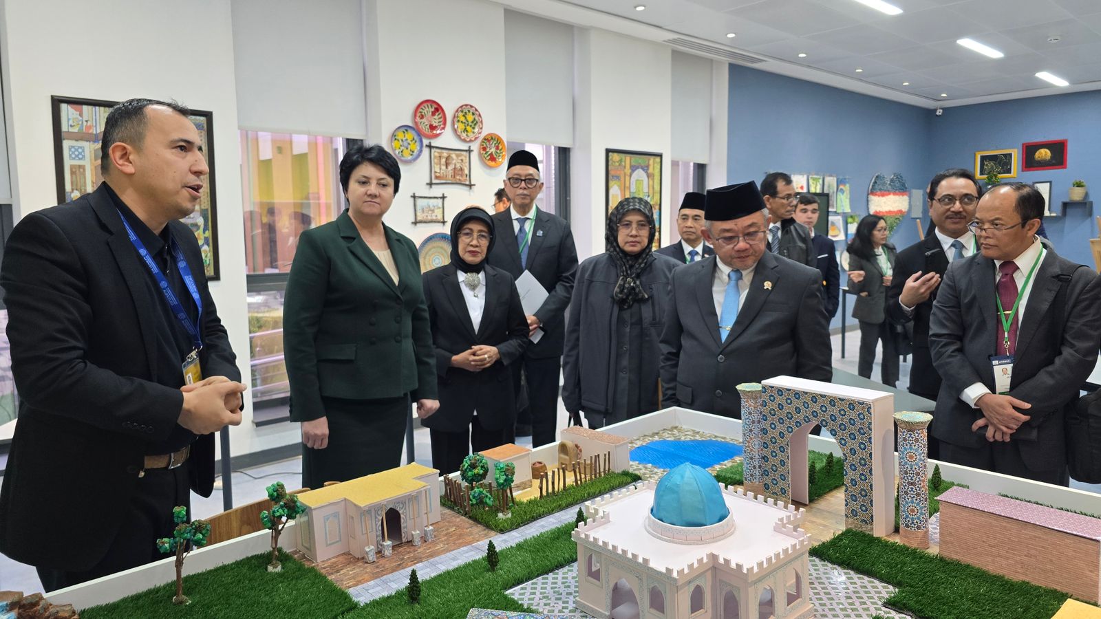 Mendikdasmen Bahas Pendekatan Pembelajaran Mendalam dan Pendidikan Karakter di Uzbekistan (SinPo.id/Kemendikdasmen)