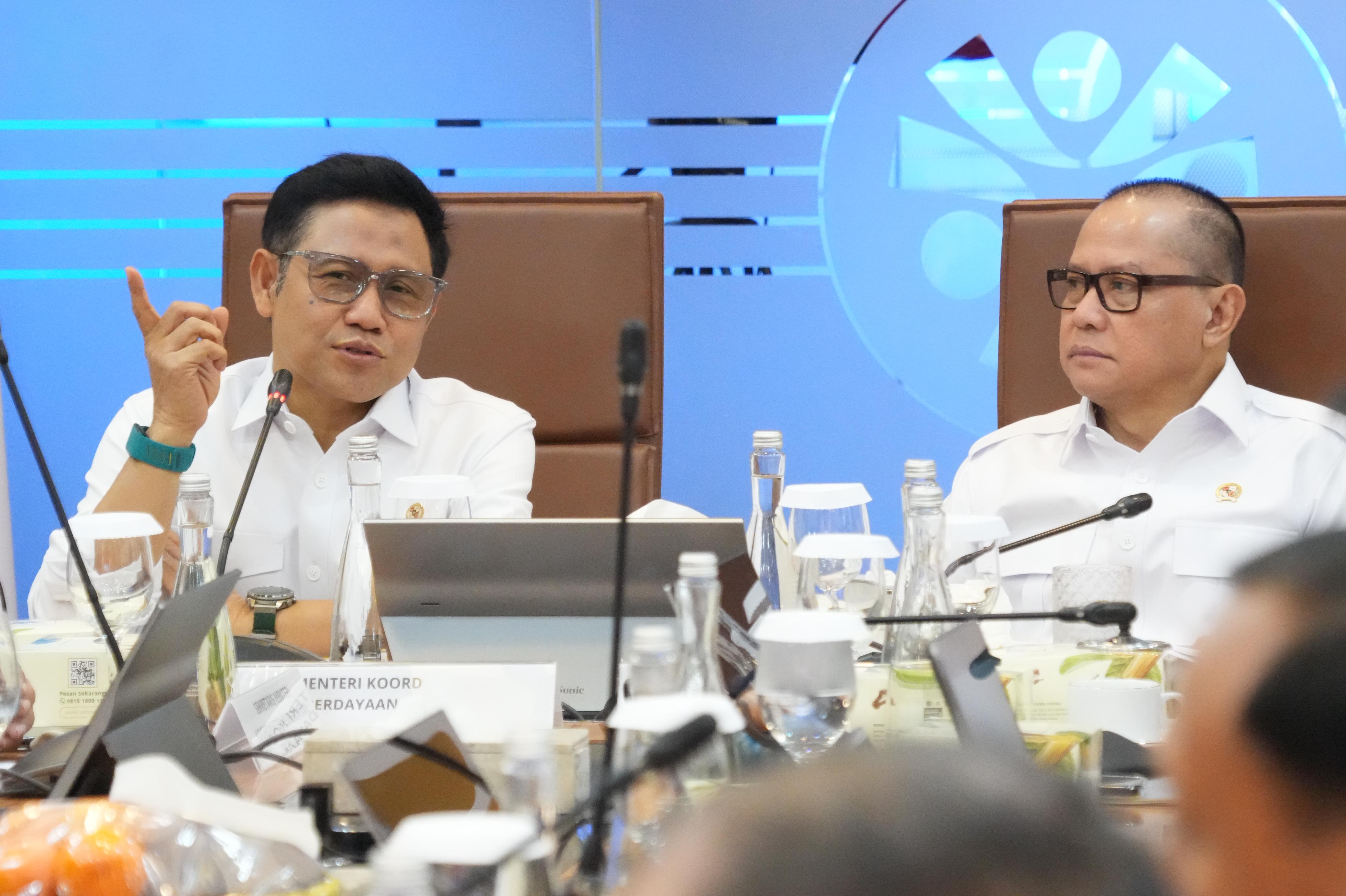 Menko PM Cak Imin dan Menteri P2MI Mukhtarudin. (SinPo.id)