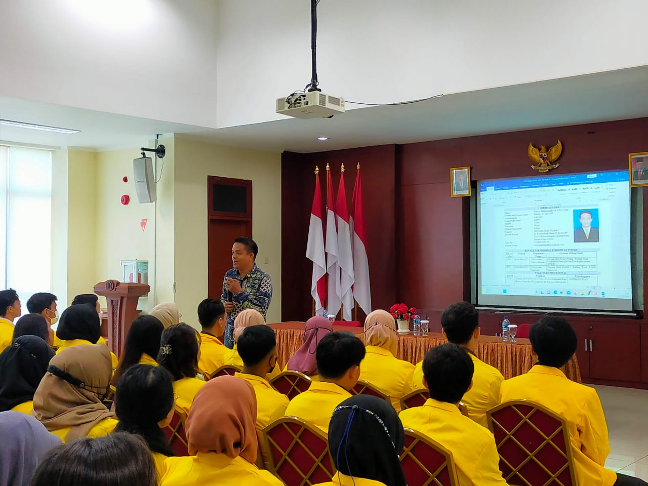 Pengamat komunikasi politik dari Universitas Esa Unggul, Syurya M Nur. (SinPo.id/dok. Pribadi)