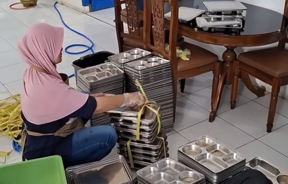 Ilustrasi wadah ompreng MBG (SinPo.id/Dok.Instagram)