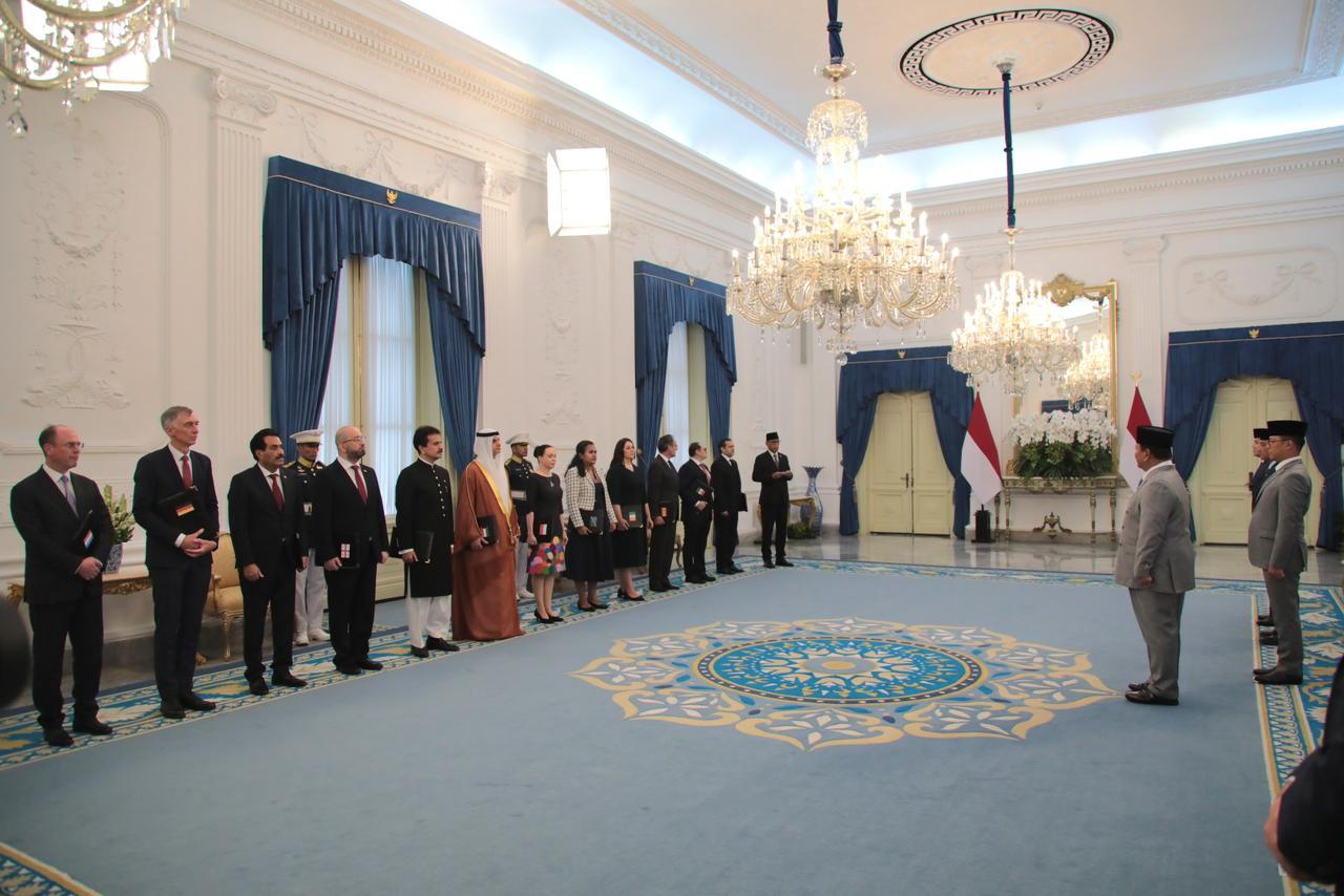 Prabowo Terima Surat Kepercayaan 12 Duta Besar LBBP untuk Republik Indonesia (SinPo.id/Tim Media)