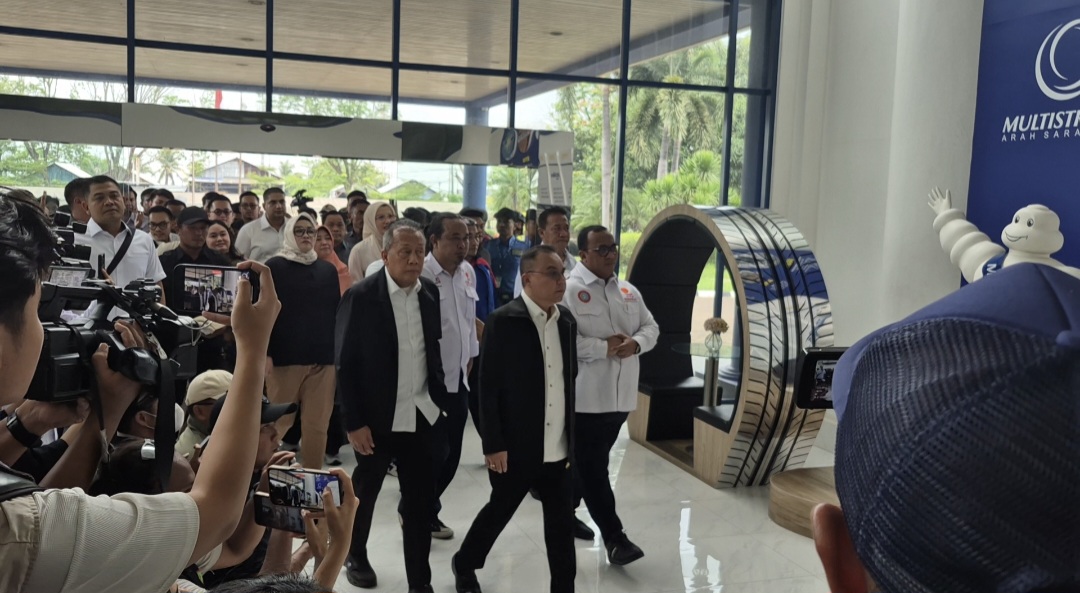 Respons Persoalan PHK Massal, DPR RI Gelar Sidak ke Pabrik Ban Michelin (SinPo.id/Galuh)