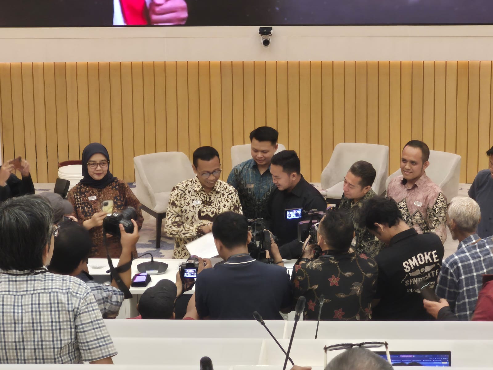 Penandatanganan MoU KWP-Universitas Paramadina dalam program beasiswa pendidikan bagi wartawan (SinPo.id/Galuh R)