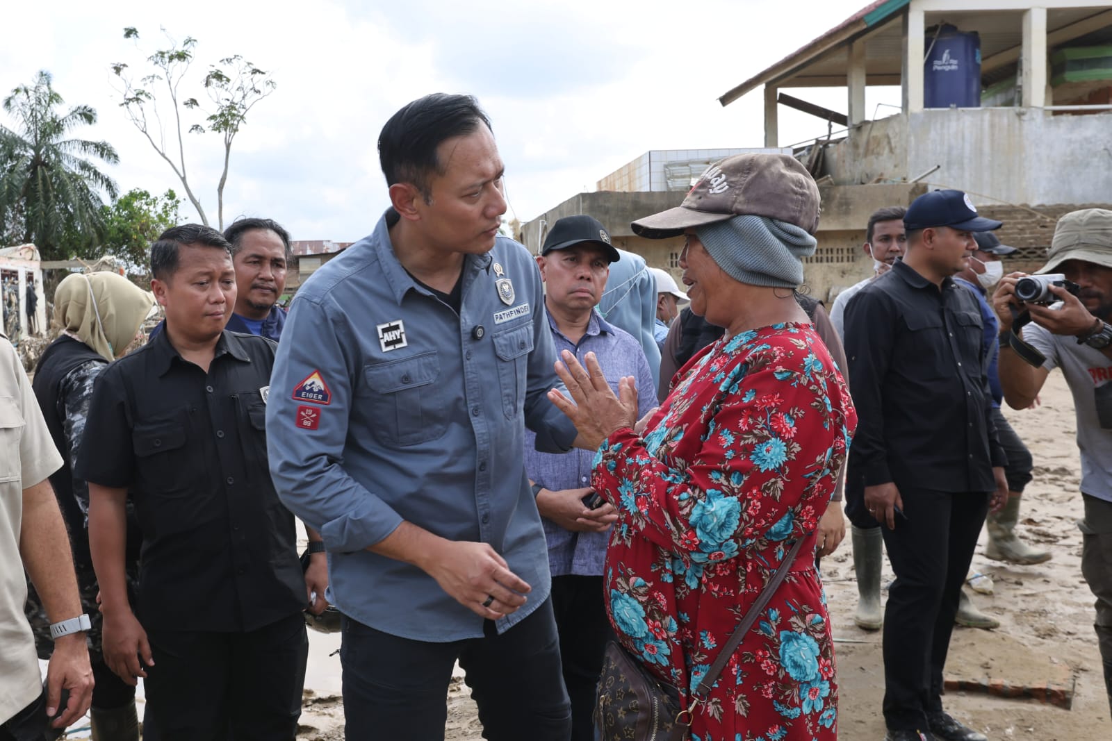 Menko Infrastruktur Agus Harimurti Yudhoyono di Aceh Tamiang (SinPo.id/ Dok. Kemenko Infrastruktur)